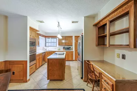 Kitchen - 5527 Glenmere Ln, Spring, TX 77379 photo 1 of 6