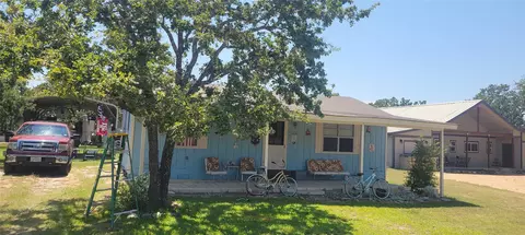 323 N Apache Dr N, Somerville, TX 77879
