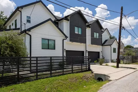3034 Wayne St #A-B, Houston, TX 77026