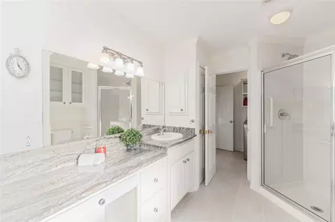 Bath - 606 Packer Ct, Webster, TX 77598 photo 4 of 4