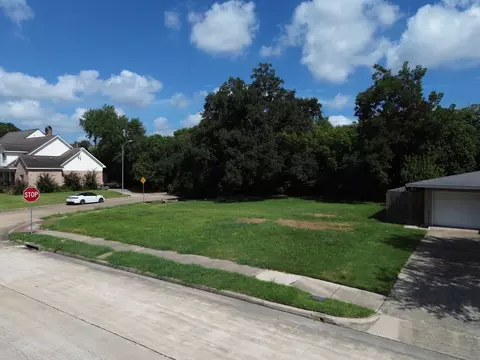 5346 Schumacher Ln, Houston, TX 77056