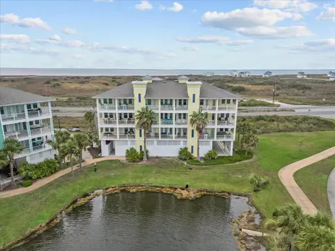 4111 Pointe West Dr #201, Galveston, TX 77554