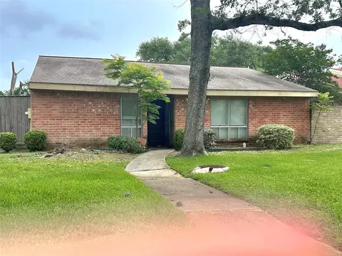 4803 Pebble Brook St, Baytown, TX 77521