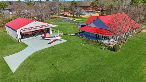11592 Tailslide Dr, Berryville, TX 75763