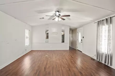 Living - 17317 E Greenleaf Ln, Conroe, TX 77306 photo 2 of 4