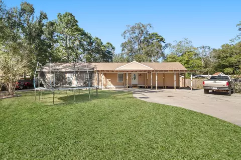 Exterior - 17317 E Greenleaf Ln, Conroe, TX 77306 photo 2 of 5