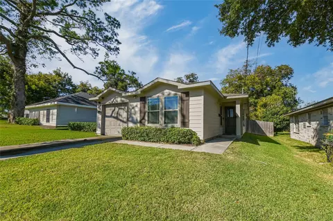 2026 Rosalee St, La Marque, TX 77568