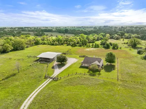 3817 Hardy Rd, Madisonville, TX 77864