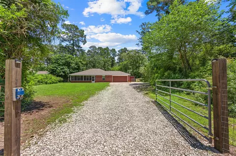 125 Ridgewood Dr, Magnolia, TX 77355