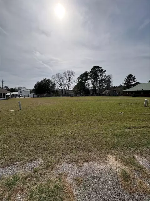 8 Oakland Ct, Huntsville, TX 77340