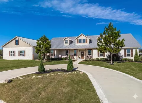 4999 Pin Oak Rd, Franklin, TX 77856