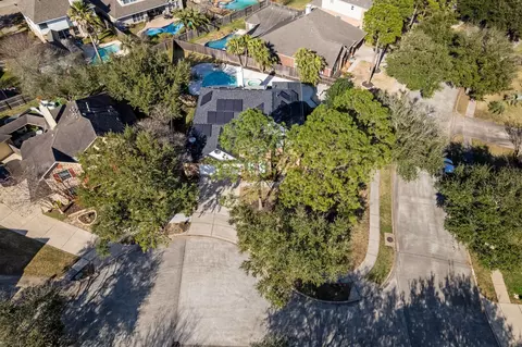 2372 Autumn Mist Ct, League City, TX 77573