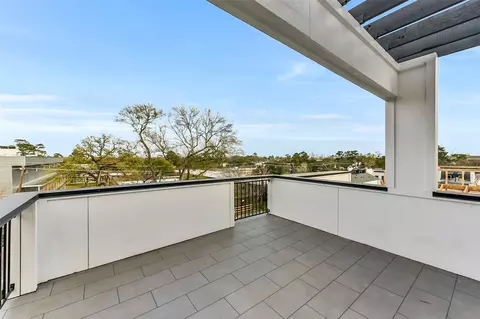 806 Fisher St #F, Houston, TX 77018