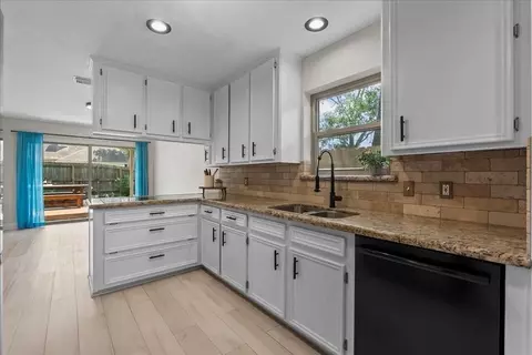 1626 Lake Bluff Dr, El Lago, TX 77586
