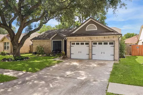 Exterior - 3115 Georgia Pine Dr, Spring, TX 77373 photo 2 of 5