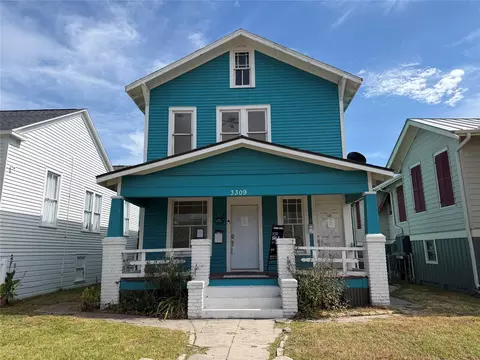 3309 Bernardo De Galvez Ave, Galveston, TX 77550