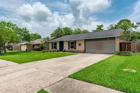 5906 High Meadow St, League City, TX 77573