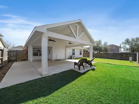 3301 Clover Hill Ln, Texas City, TX 77591