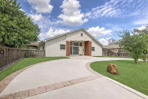 6946 Cole Creek Dr, Houston, TX 77092