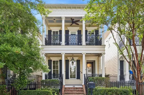 316 Aurora St, Houston, TX 77008