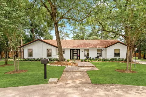 938 Magdalene Dr, Hedwig Village, TX 77024