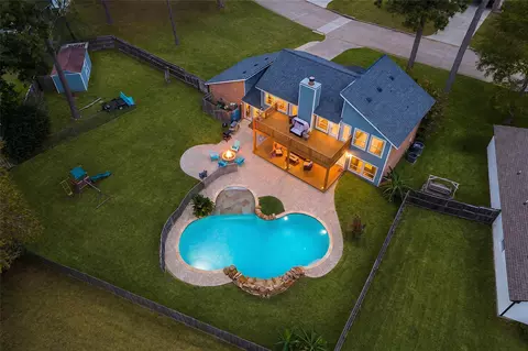 3039 Lake Island Dr, Montgomery, TX 77356