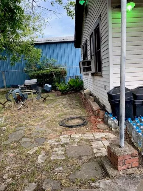 9216 Kingsville St, Houston, TX 77063
