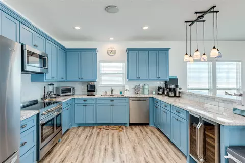 Kitchen - 109 A Santar Loop, Surfside Beach, TX 77541 photo 2 of 2