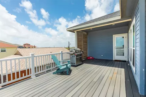 Exterior - 109 A Santar Loop, Surfside Beach, TX 77541 photo 4 of 5