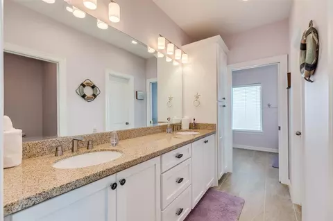 Bath - 109 A Santar Loop, Surfside Beach, TX 77541 photo 5 of 8