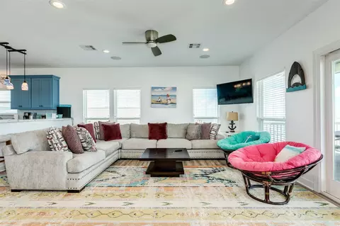 Living - 109 A Santar Loop, Surfside Beach, TX 77541 photo 4 of 4
