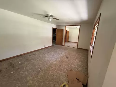 Living - 895 S Main St, Jasper, TX 75951 photo 5 of 5