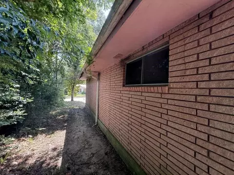 Exterior - 895 S Main St, Jasper, TX 75951 photo 4 of 7