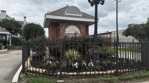 10630 Westbrae Pkwy #607, Houston, TX 77031