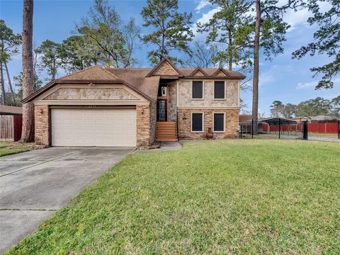 6715 Sandy Oaks Dr, Houston, TX 77050