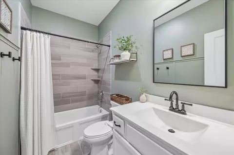 Bath - 4404 Mimic Dr, Spring, TX 77386 photo 5 of 6