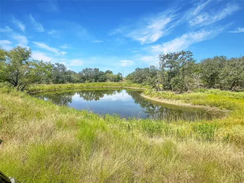1345 Davis Rd, Muldoon, TX 78949 photo 6