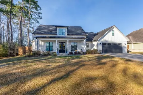1290 Tallow Cir, Sour Lake, TX 77659
