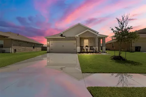611 Walnut Branch Dr, Baytown, TX 77523
