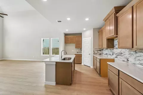 Kitchen - 16875 Needlepoint Dr, Conroe, TX 77302 photo 1 of 3