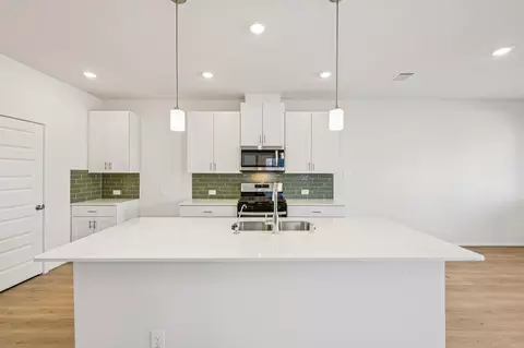 3211 Quiet Sunset Dr, Houston, TX 77080