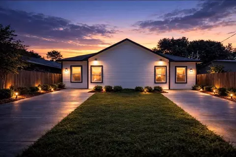 6010 Bobby Burns St, Houston, TX 77028