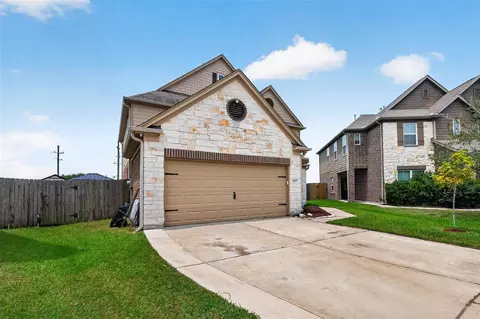 Exterior - 10619 Blithe Oak Ct, Tomball, TX 77375 photo 3 of 8