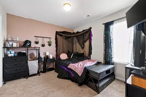 Bedroom - 10619 Blithe Oak Ct, Tomball, TX 77375 photo 4 of 7