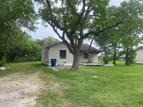 3003 2nd Ave N, Texas City, TX 77590