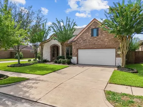 606 W W Frk, Webster, TX 77598