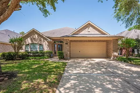 3318 Thistlegrove Ln, Sugar Land, TX 77498