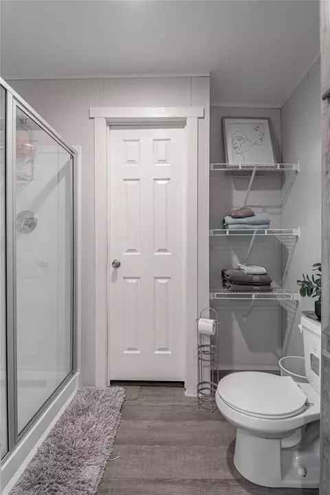 Bath - 844 Harbor Point Dr, Trinity, TX 75862 photo 2 of 2