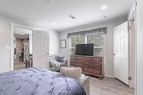 Bedroom - 844 Harbor Point Dr, Trinity, TX 75862 photo 3 of 7
