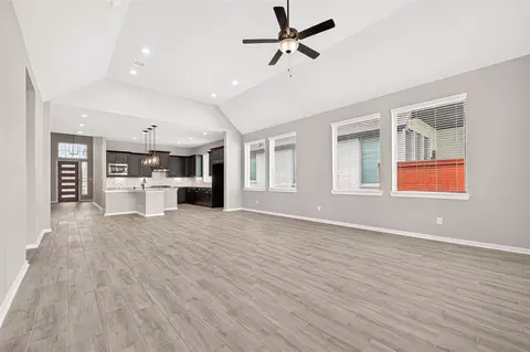 1923 Hickory Grove Ln, Tomball, TX 77375
